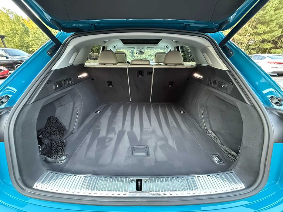 Audi e-tron quattro      2019
