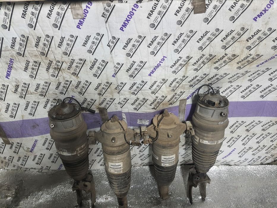 Пненевмо стійка стойка балон Volkswagen Touareg NF