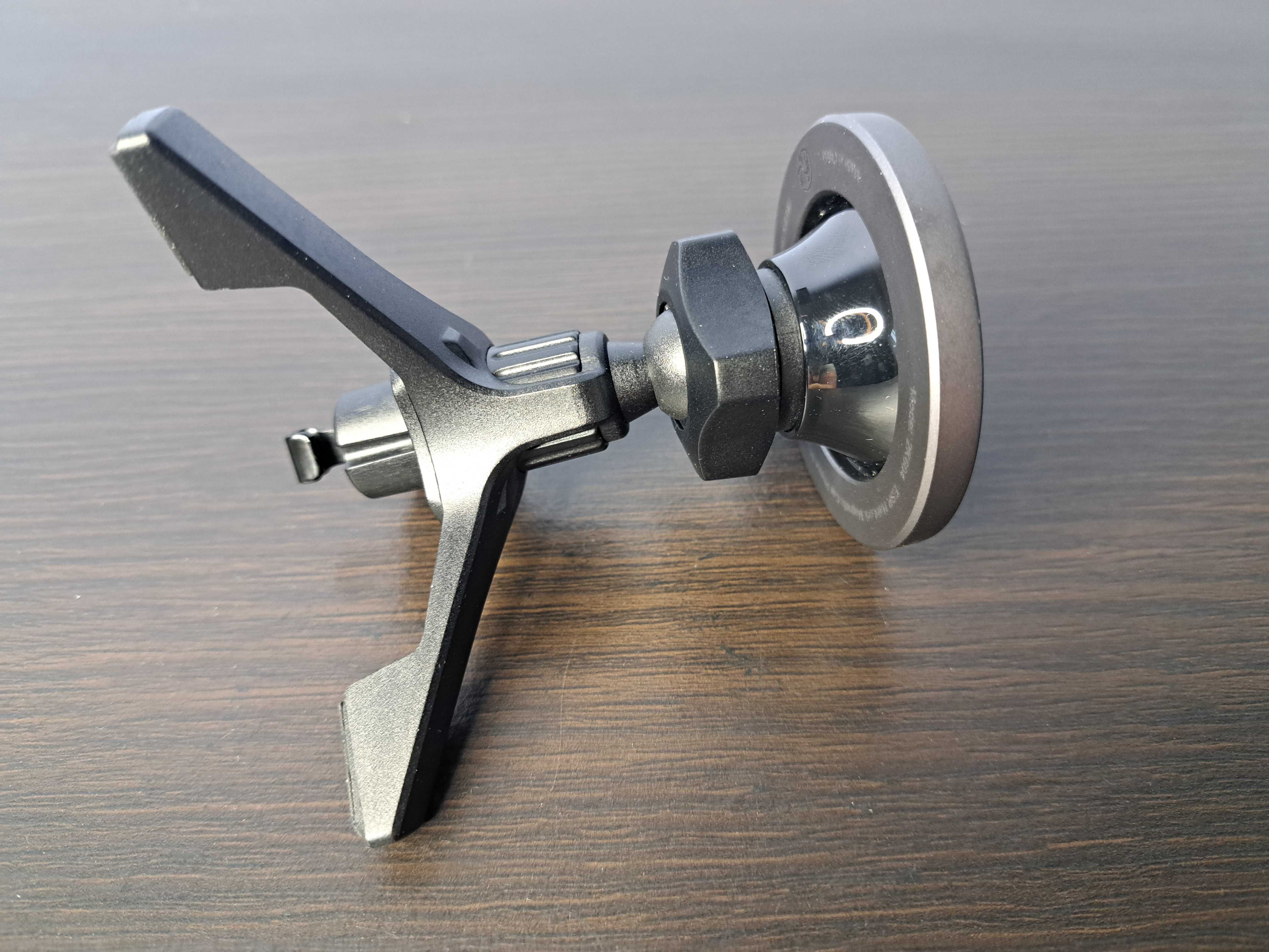 ESR magnetyczny uchwyt samochodowy iPhone 14/14 Pro/14 Pro Max/14 Plus