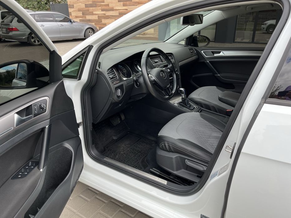Volkswagen e-golf 2014 рік