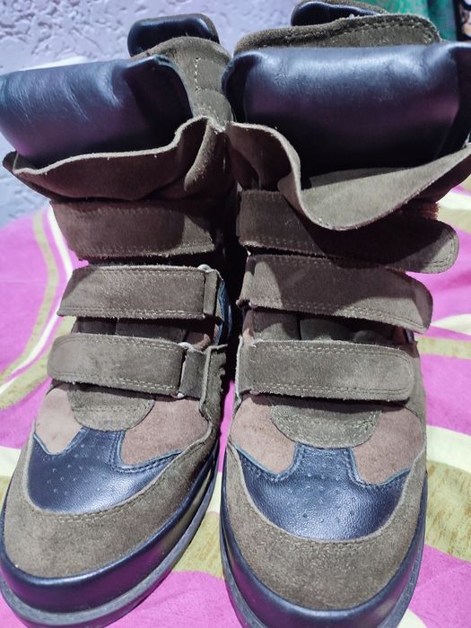 Тёплые сникерсы в хорошем состоянии