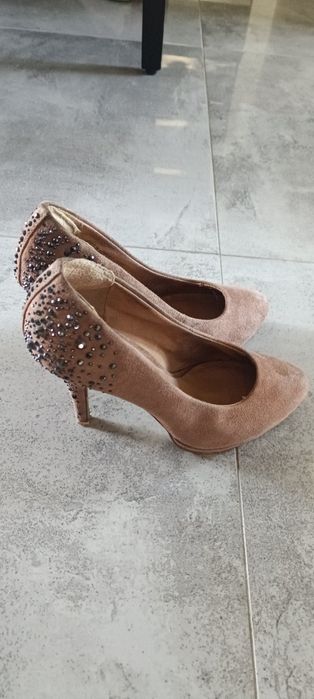 Buty z kryształkami