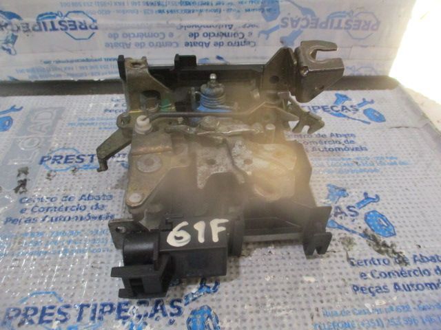 Fecho 4D1837016D AUDI A4 B5 1999 1.9TDI 8V 110CV 4P CINZA FD 3 PINOS AUDI A4 2000 1.9TDI 115CV 5P CINZA FDRT