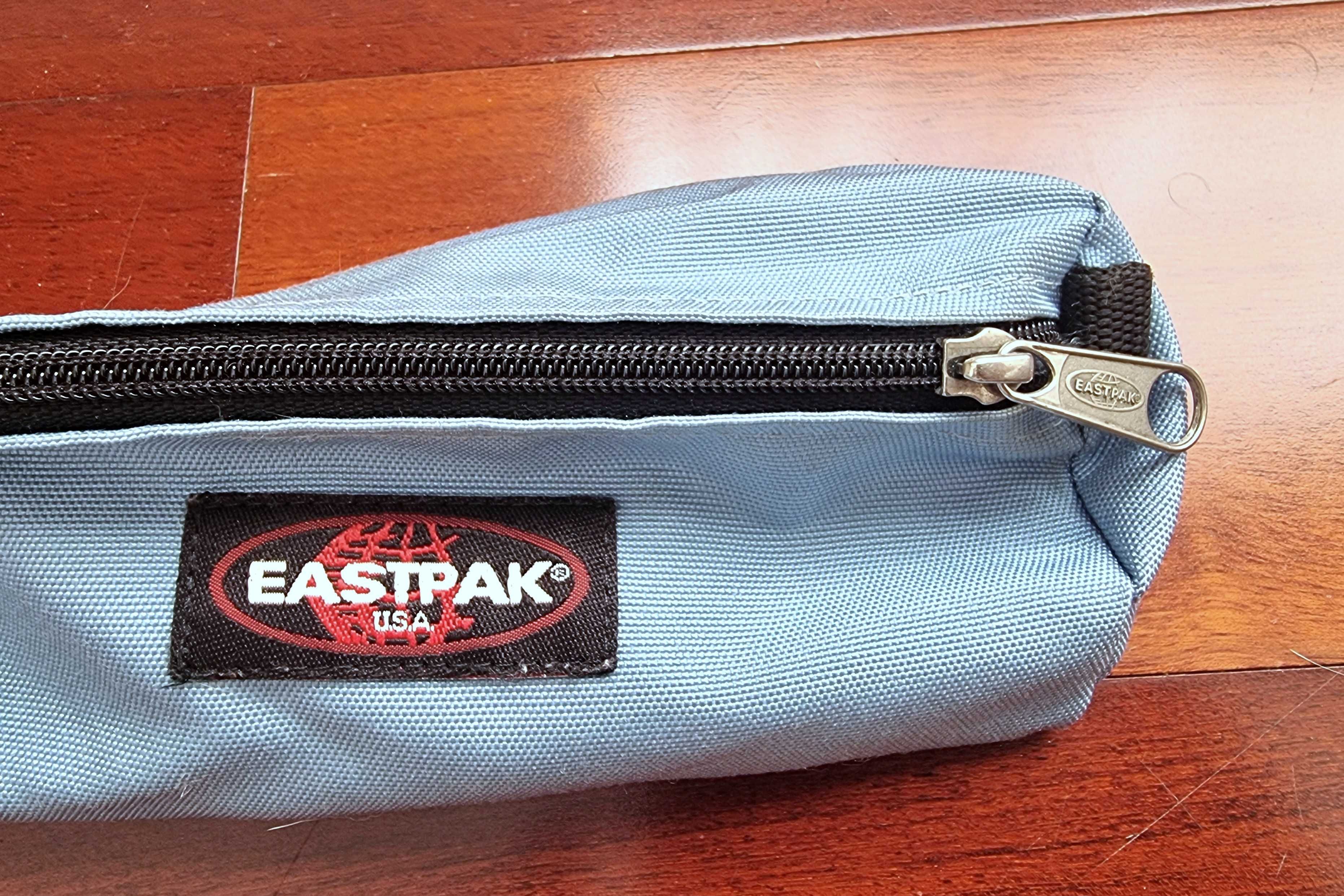 Estojo azul Eastpak