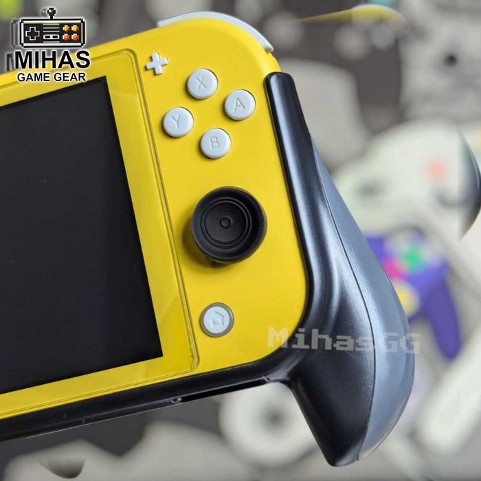 Switch Lite  — Чохол  Nintendo Grip Case — тримач для зручної гри.