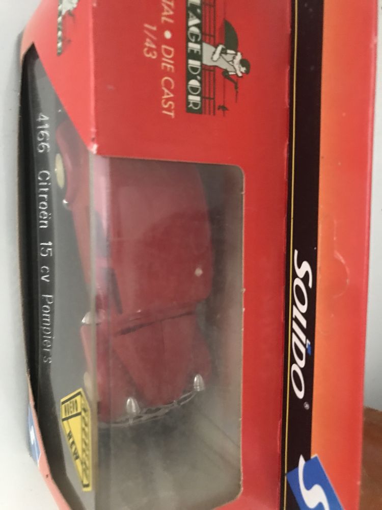 1/43 Carro dos bombeiros Solido