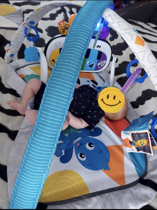 Розвиваючий килимок Baby Einstein "Kickin' Tunes" з яскравими дугами