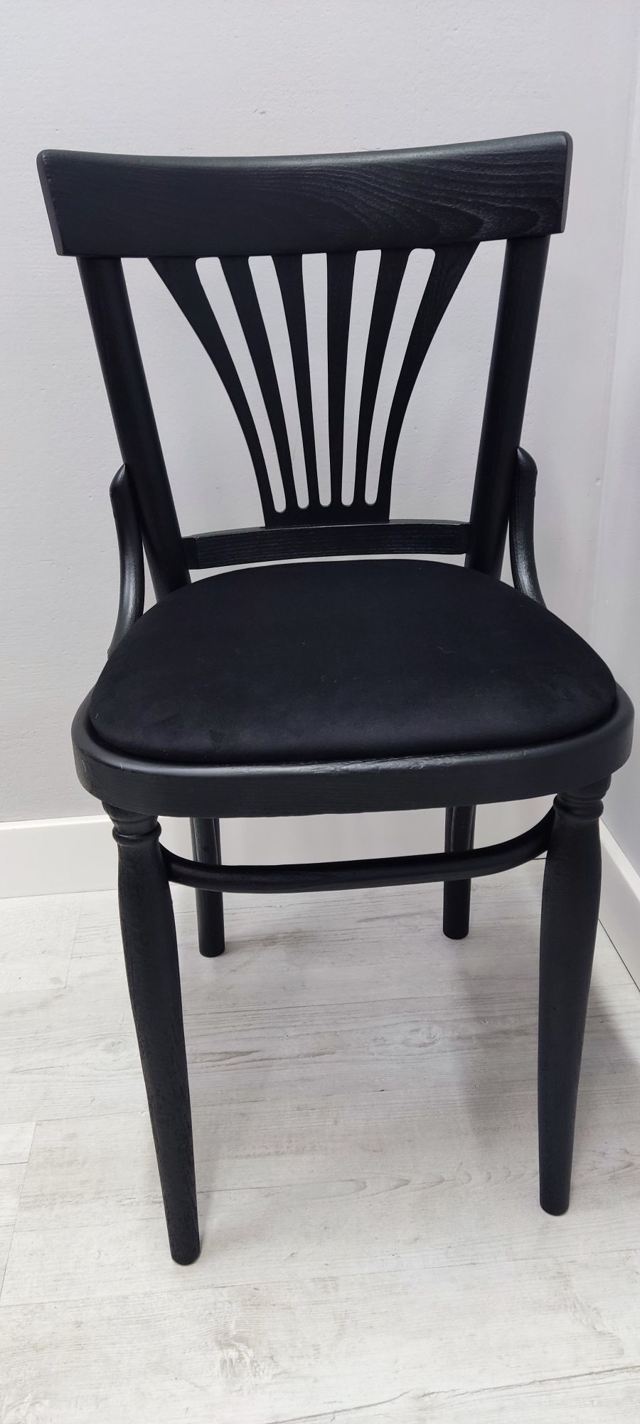 Krzesło czarne drewniane.Thonet Wachlarz 50 szt