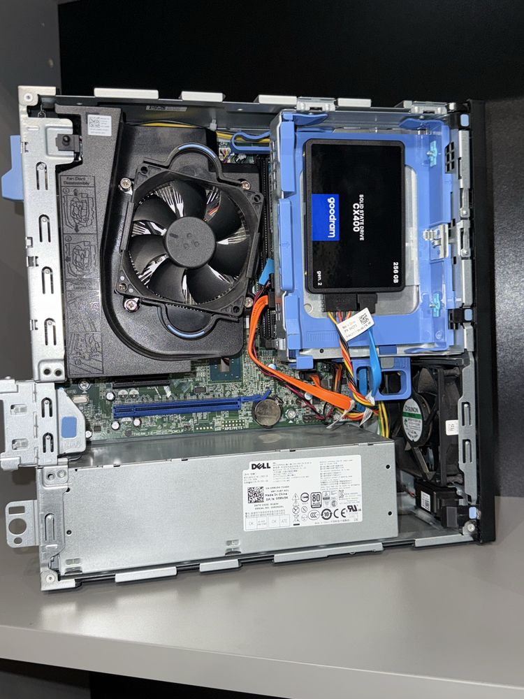 Dell OptiPlex vc 7040 i5-6600 / 8 GB RAM / SSD 248 GB / Windows 10
