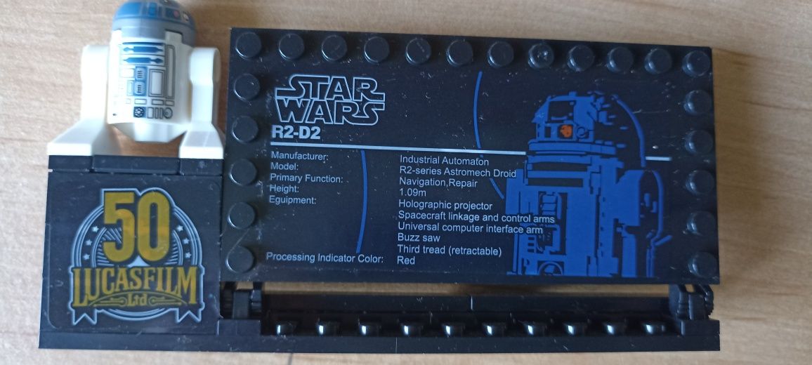 LEGO star wars R2-D2.