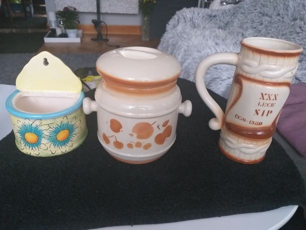 Trzy ceramiczne (Porcelana) przedmioty kuchenne PRL
