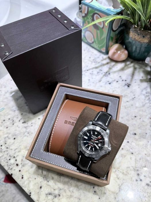 Relógio Breitling Avenger II GMT A32390