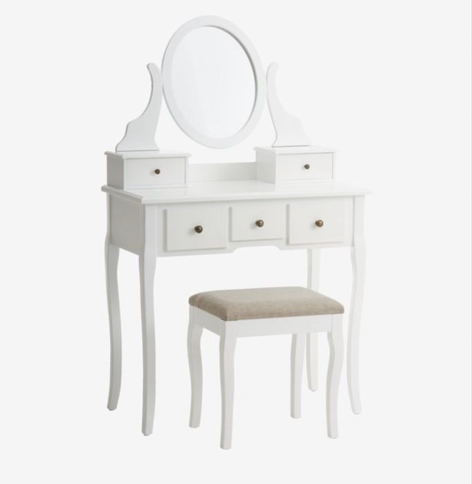 Туалетний столик для макіяжу