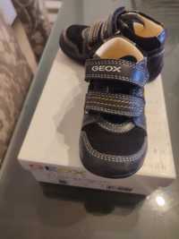 Sapatos Geox, menino tamanho 22