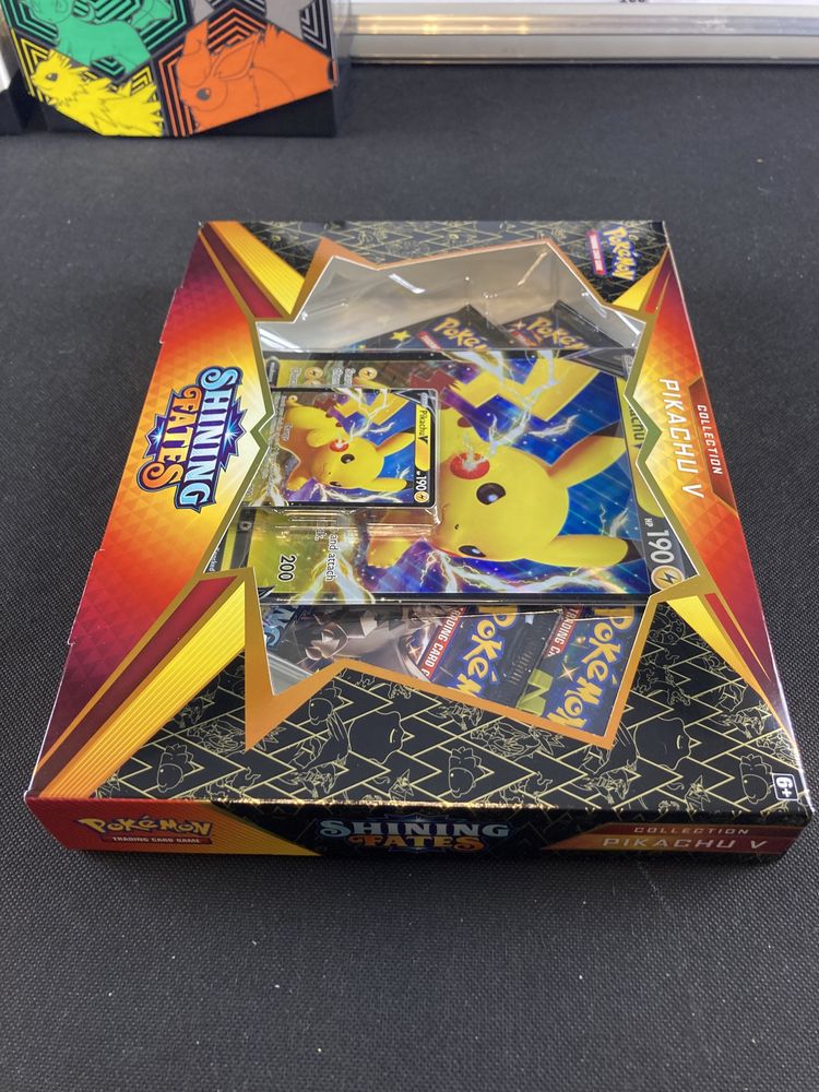 Pokemon Pikachu V Box Shining Fates Sealed