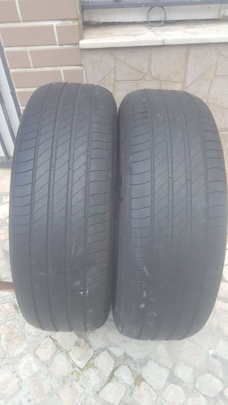 2 pneus Michelin 215 /65 R /17