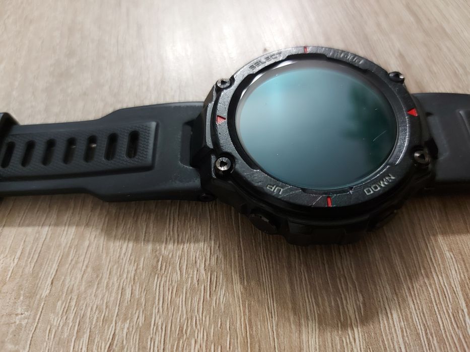 Amazfit T-rex pancerny smartwatch bateria wytrzymuje ponad 3 tyg