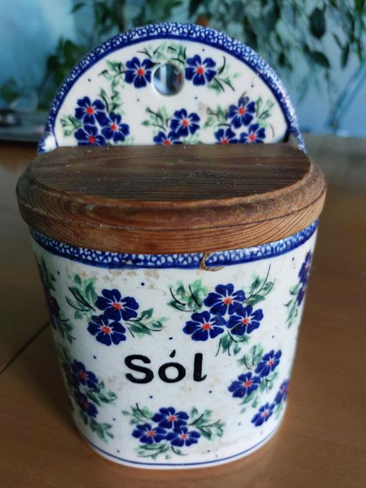 Ceramika Bolesławiec Solniczka oraz półmisek.