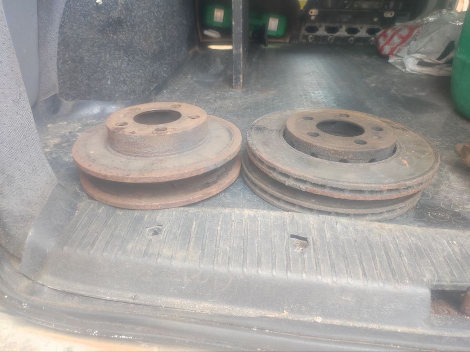 Продам диски тормозные на шкоду Октавию, поло