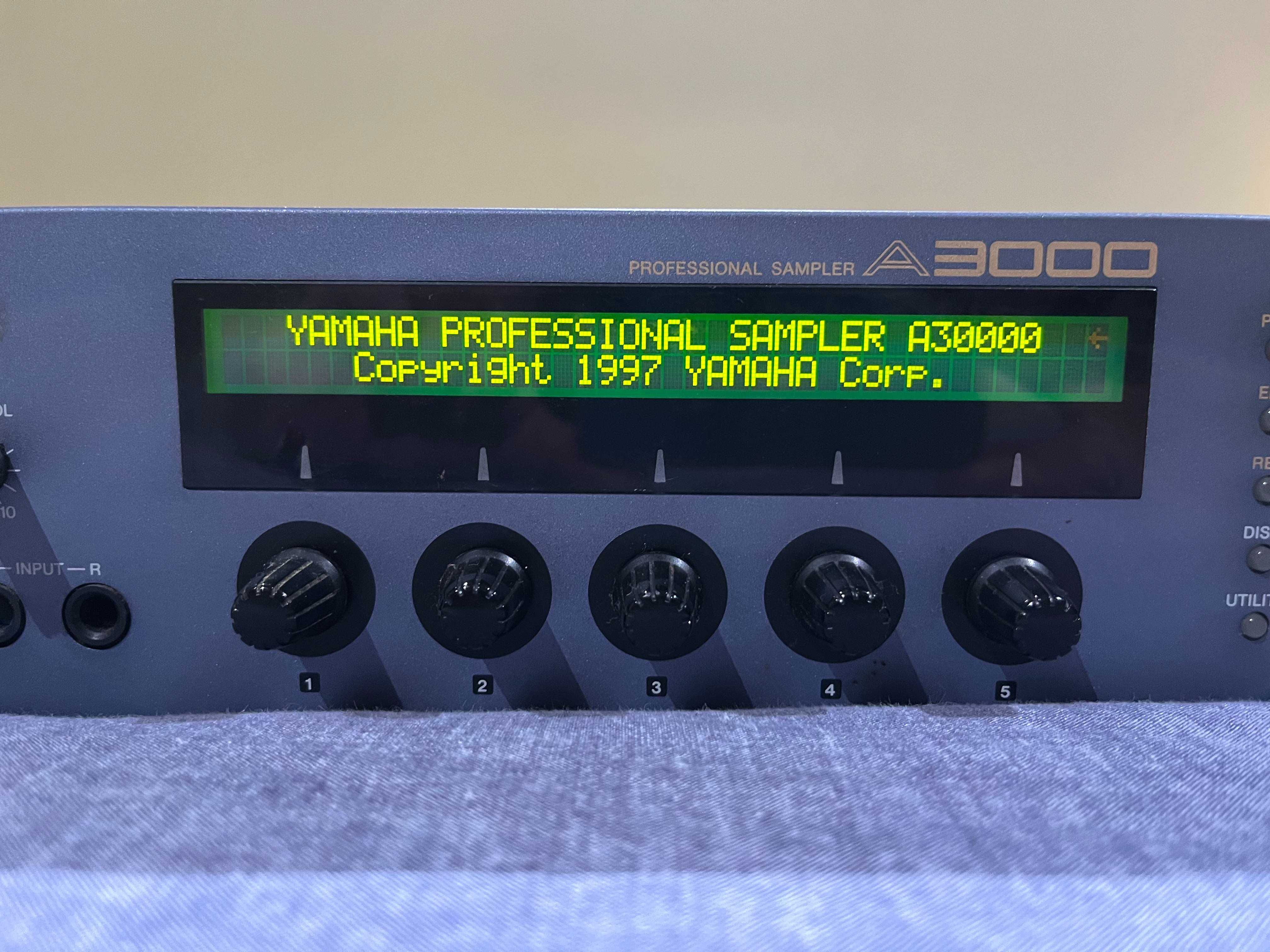 Sampler Yamaha A3000