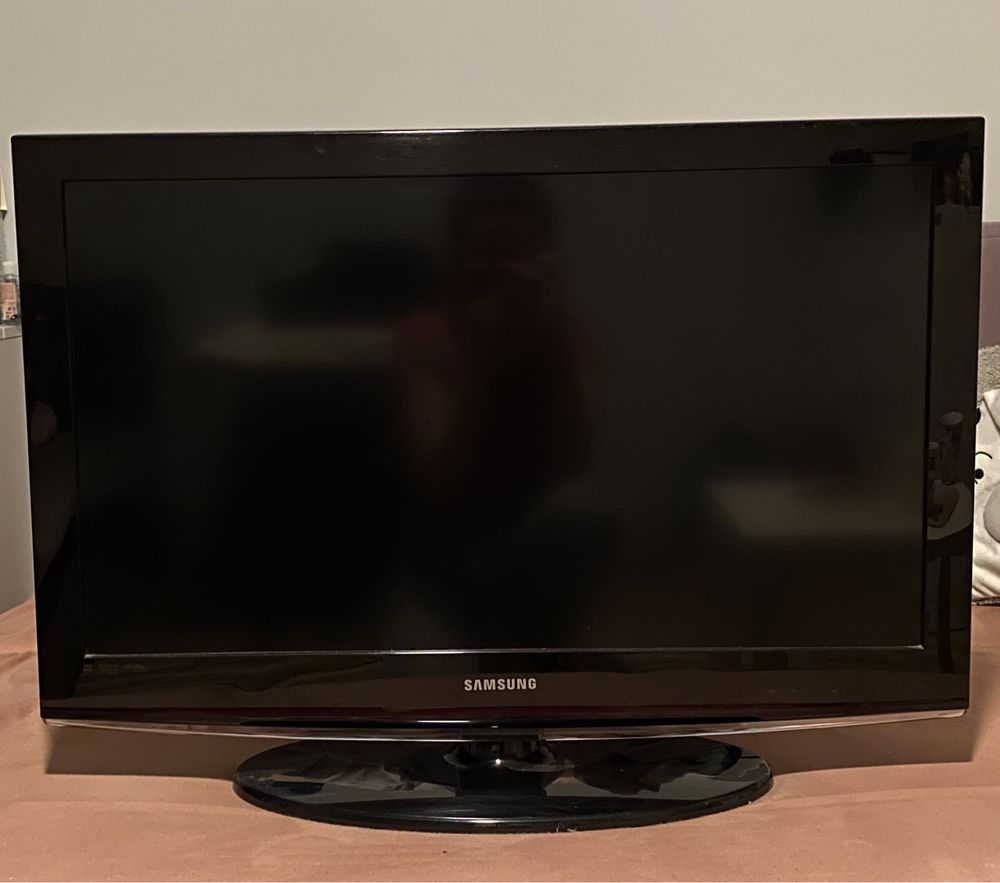 TV Samsung LE32C450E1W 32’’ + kabel, pilot, niespodzianka