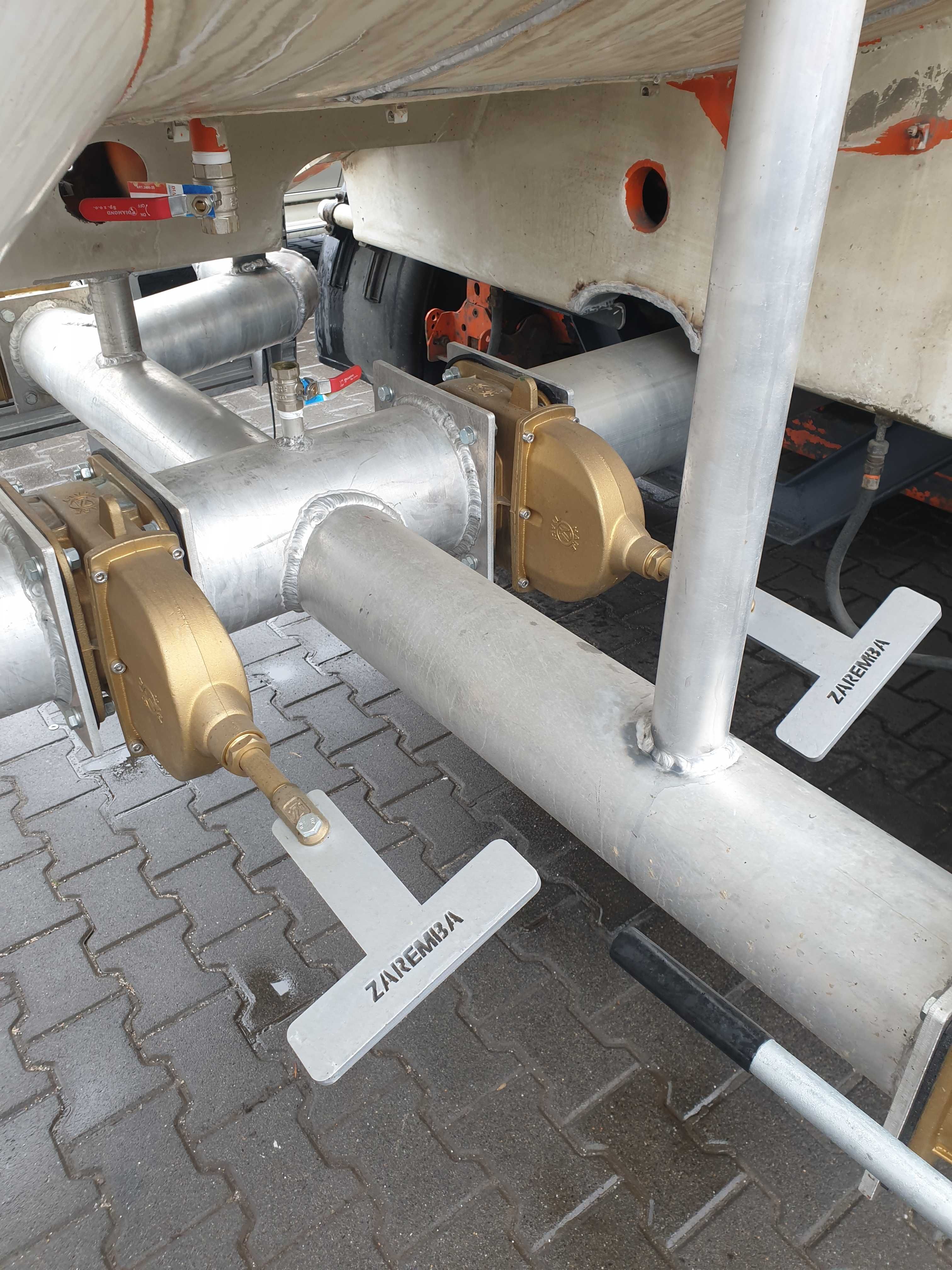 Gniazdo 6” z kołnierzem 6” i wylotem 2”