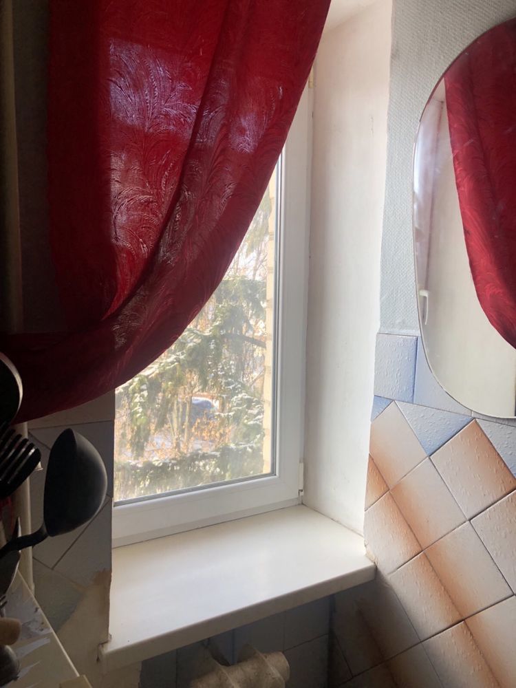 Продам гостинку в центрі
