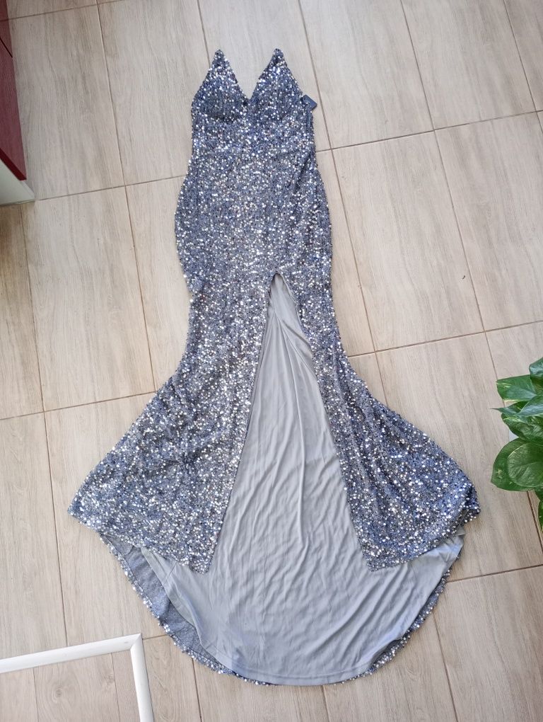 Sukienka długa srebrna z cekinami i rozcięciem S na wesele balowa