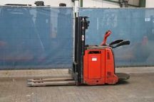 LINDE D12 AP Електричний штабелер