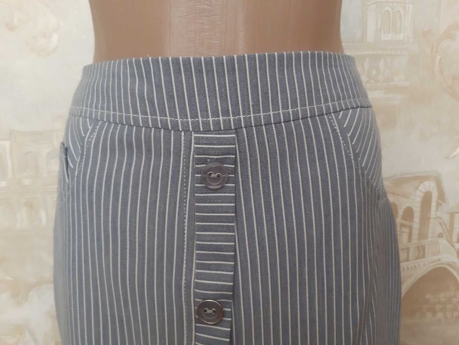 Продам женский костюм тройка