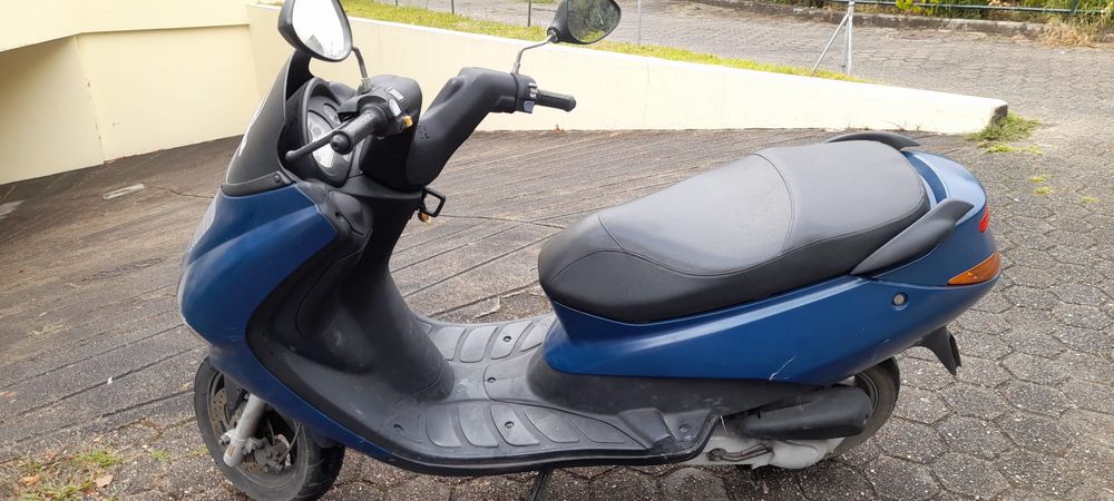 Scooter Peugeot Elyseo 100