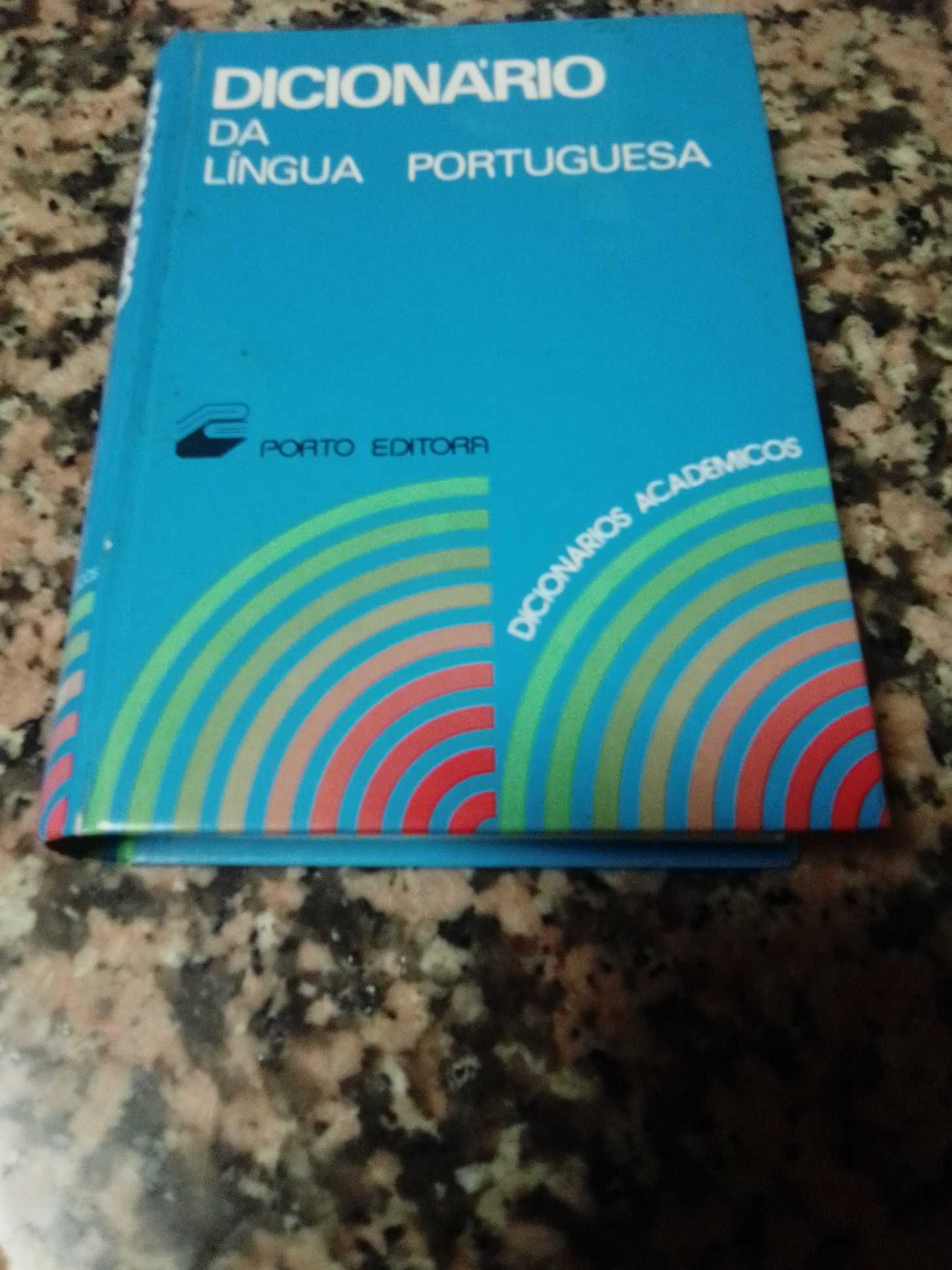 Dicionário de Língua portuguesa