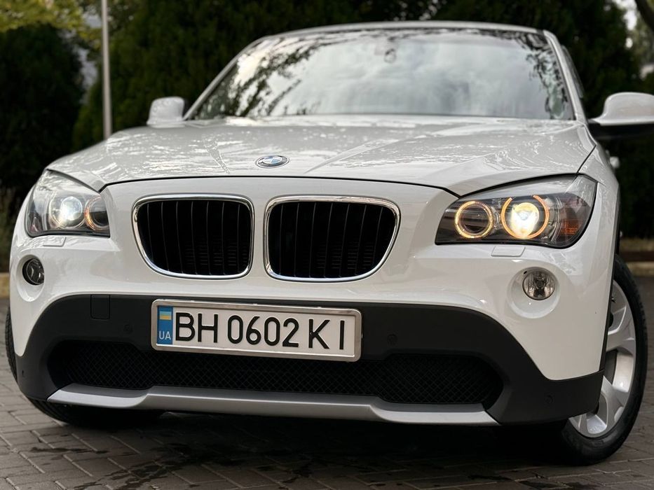 BMW X 1, офіційна Емералд, в оригіналі