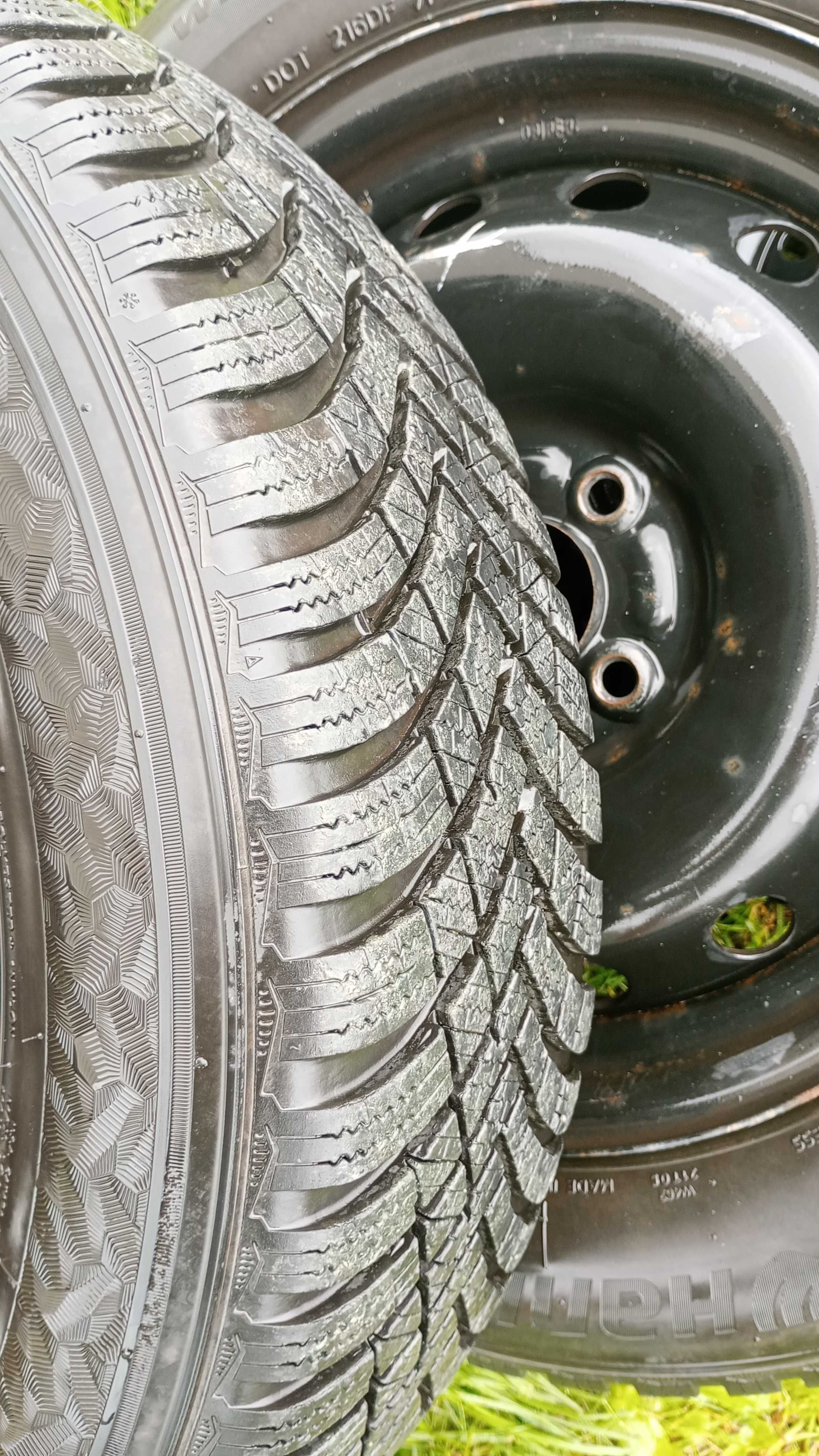 Felgi stalowe 4x100 z oponami zimowymi Hankook 185/65/15 - komplet