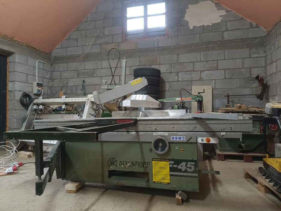 Piła Formatowa Altendorf F45
Silnik 5.5 kw
Pochyl piły 45°
Wózek 2.8