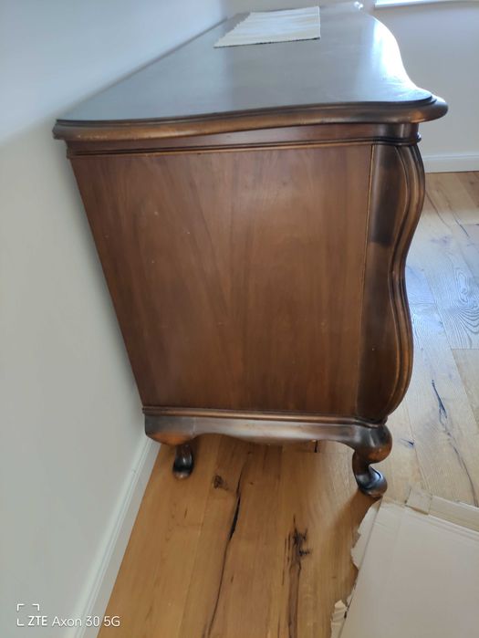 Stylowy bufet duży i pojemny