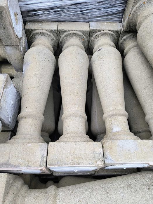 filary tralki balustrady daszek czapa piaskowiec