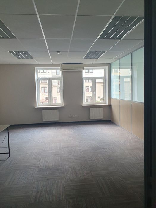 Продаж офісу 156 кв.м на Подолі, вул. Щекавицька 30/39. Без комісії!