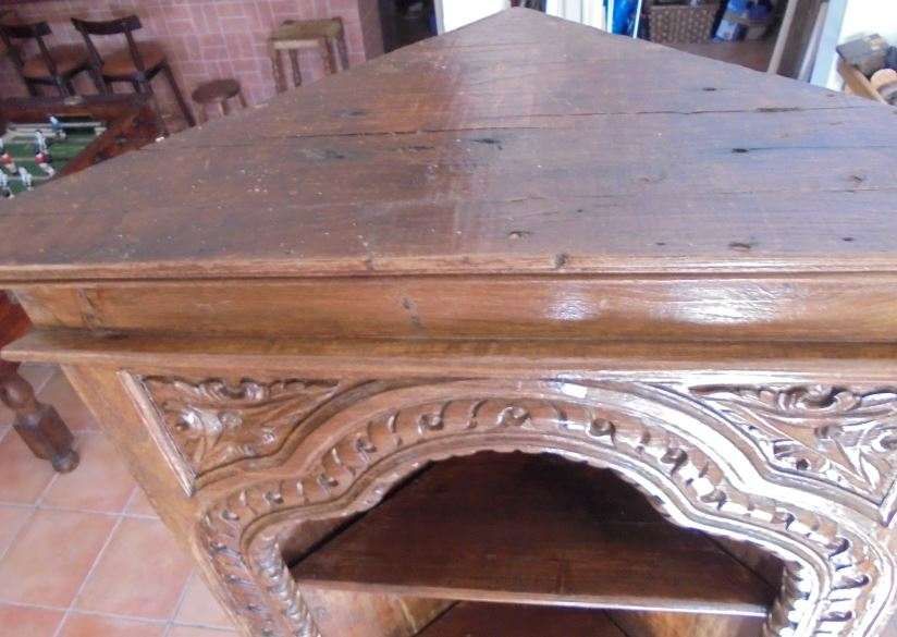 Móvel cantoneira em carvalho antigo