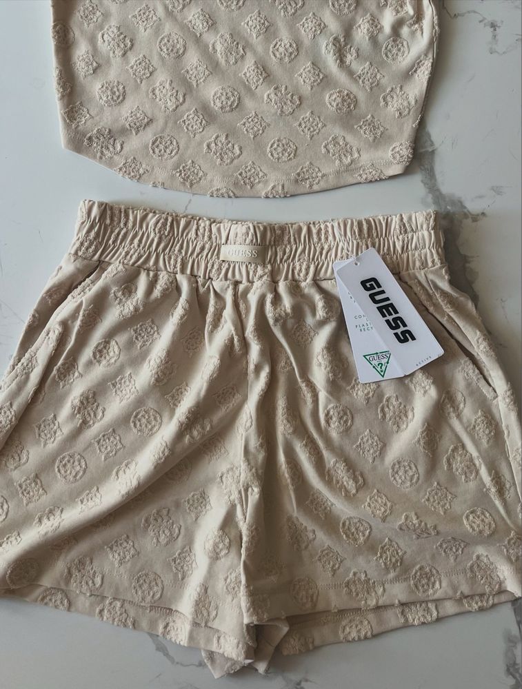Оригінал костюм Guess футболка і шорти
