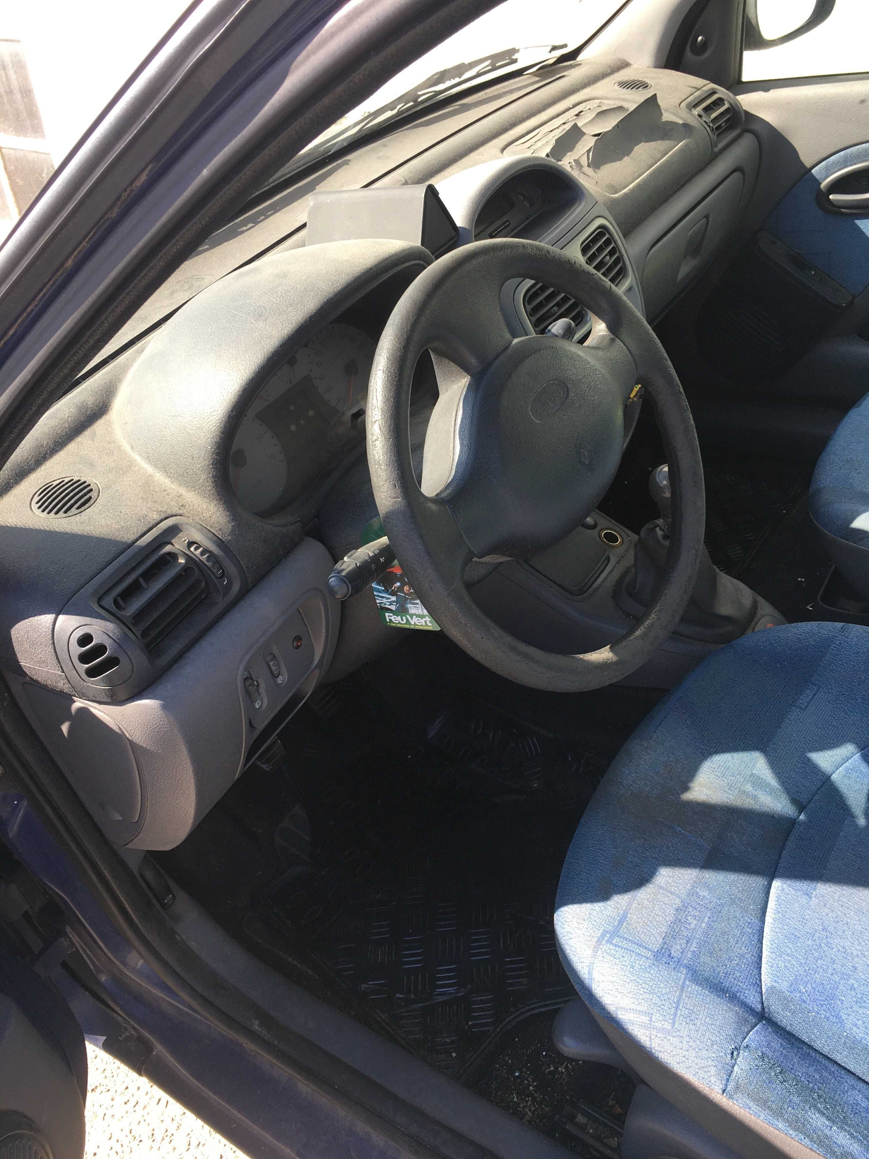 Renault Clio gasolina - PREÇO FIXO