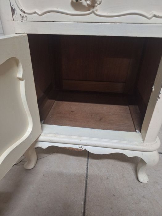 Mesa de cabeceira vintage para restaurar