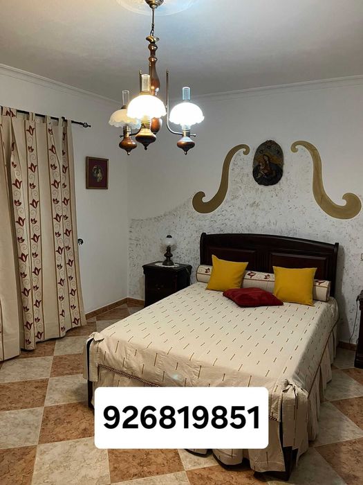 Quarto, sala e wc para arrendar em Monsaraz