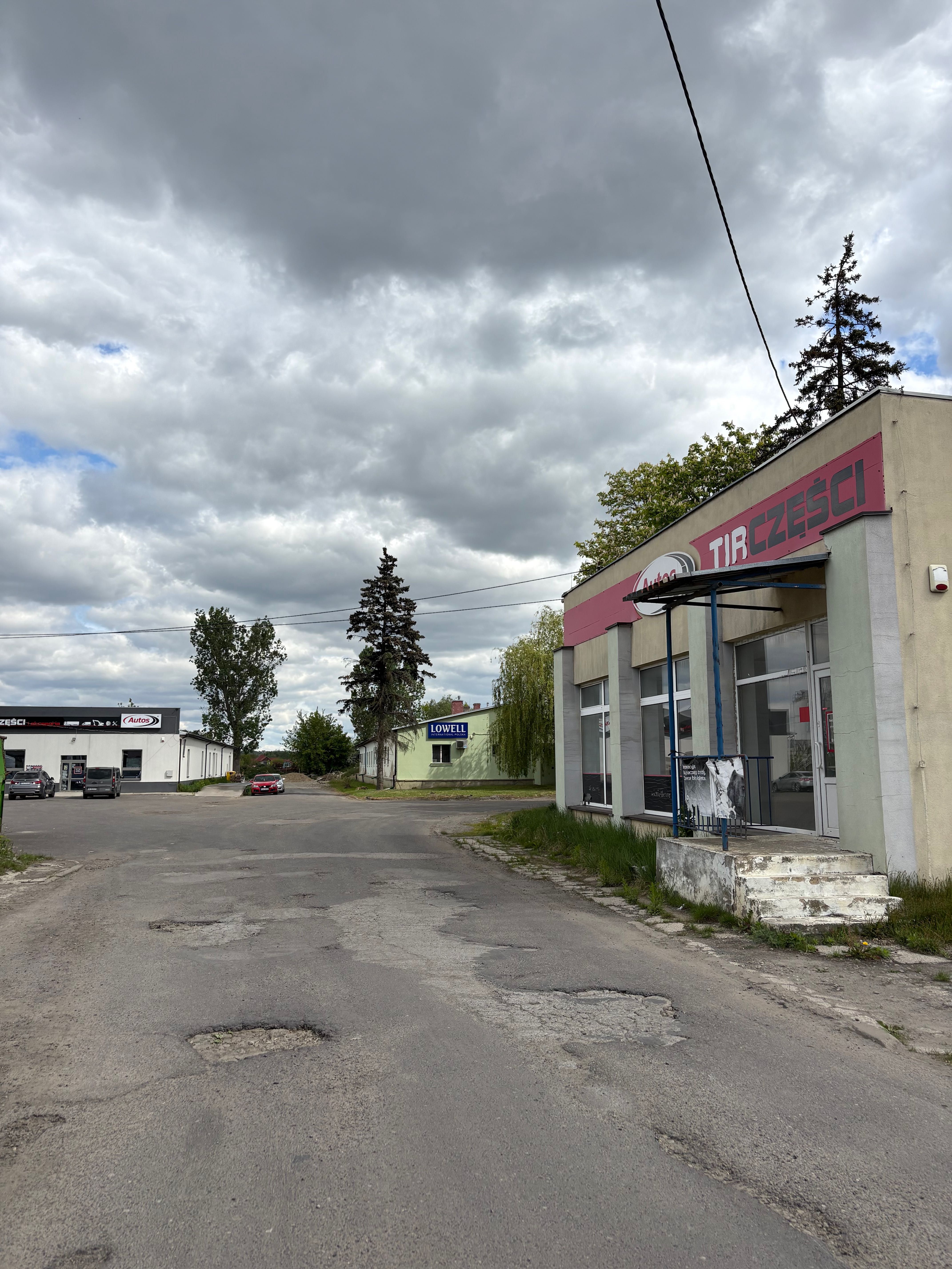 Wynajmę pawilon handlowy 400m2 w Sandomierzu ul. Trześniowska 11