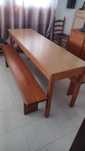 Mesa com 2 bancos em madeira maciça