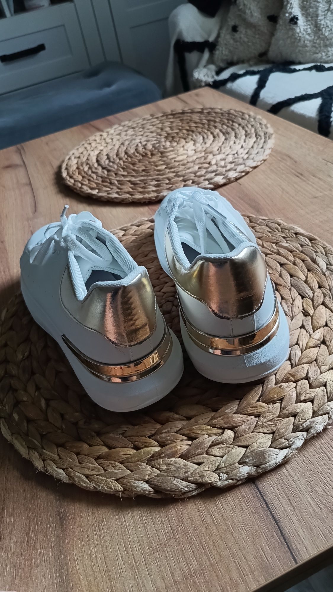 Sneakersy trampki adidasy białe złote nowe 39