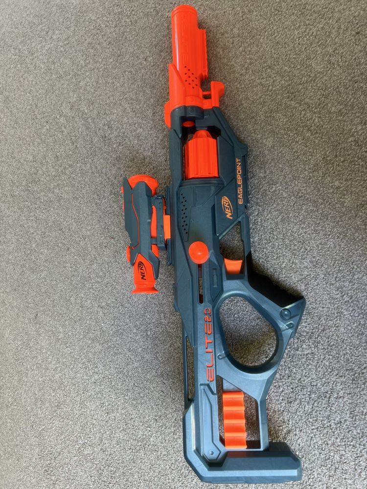 Nerf Eaglepoint Elite 2.0 z customowym fuerescencyjnym celownikiem!