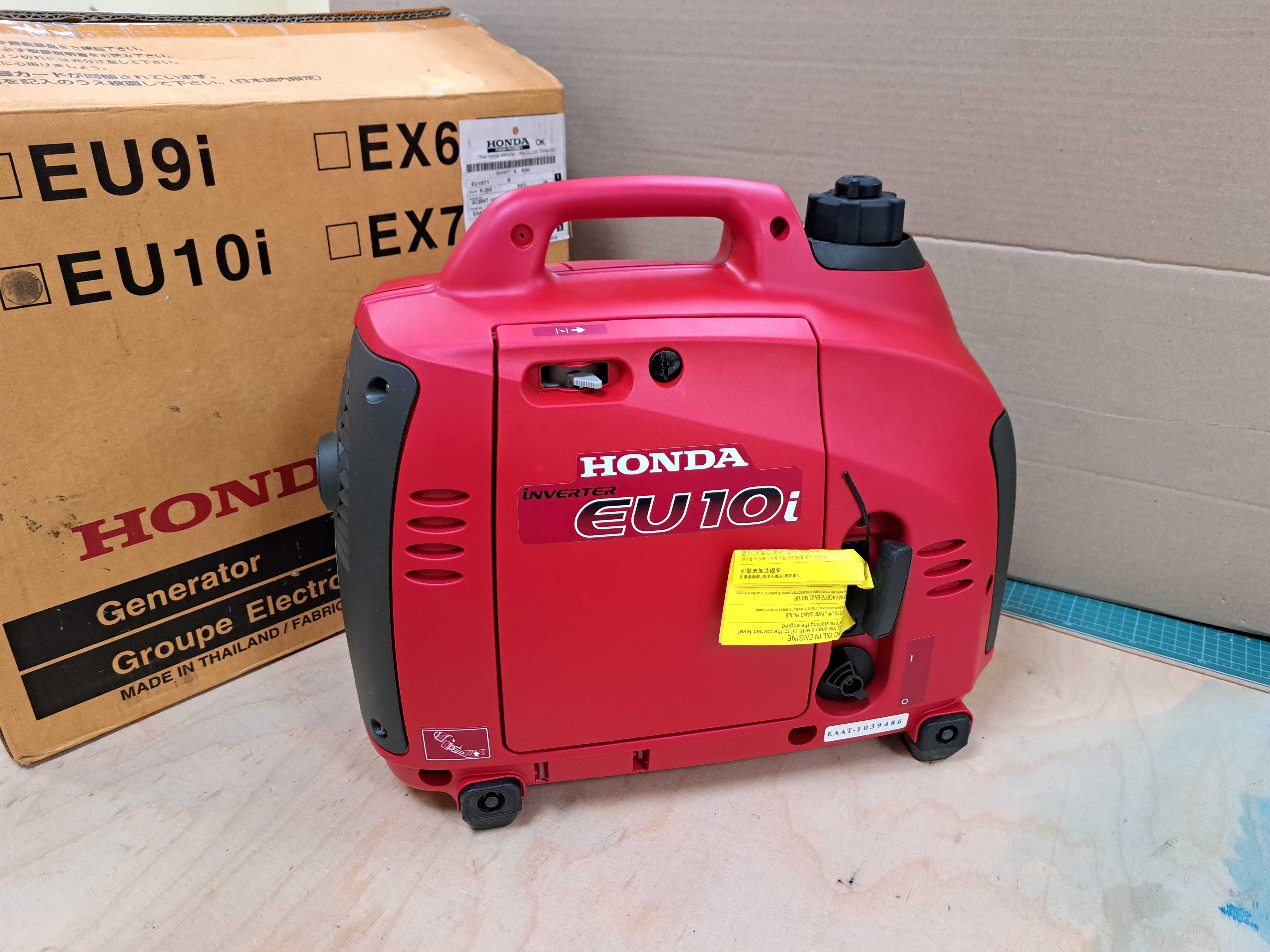 Генератор инверторный Honda EU10i.