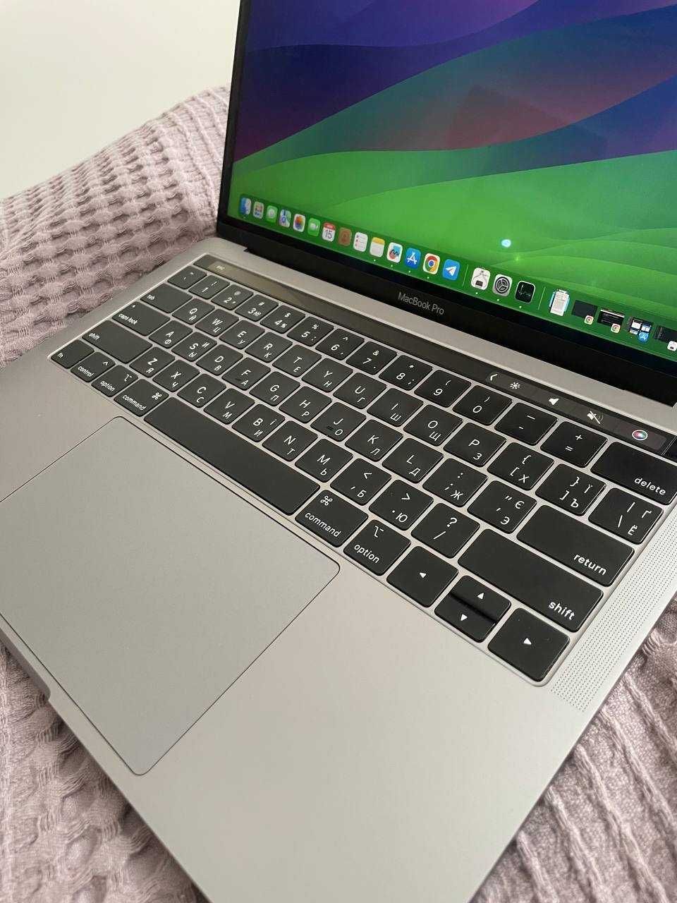 MacBook Pro 13" (2019, модель A2159). 256 GB