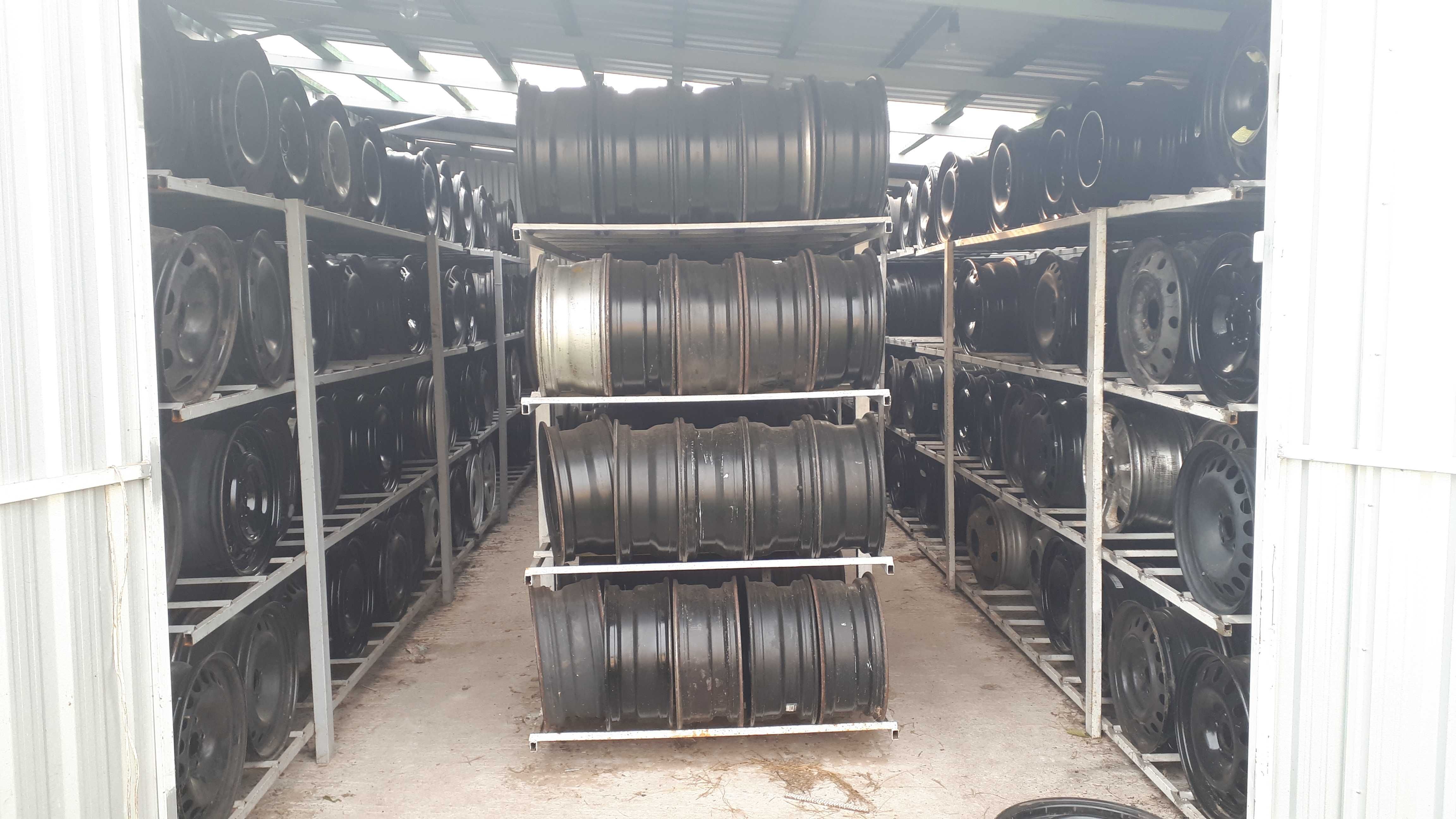 Opony 215/70/15 c Michelin Agilis Camping